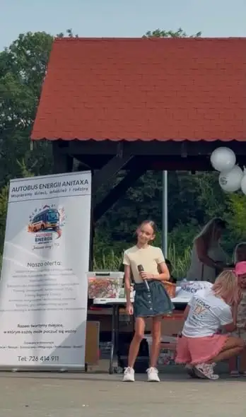 Uczennice zbiórką w parkach wsparły chorego Artura