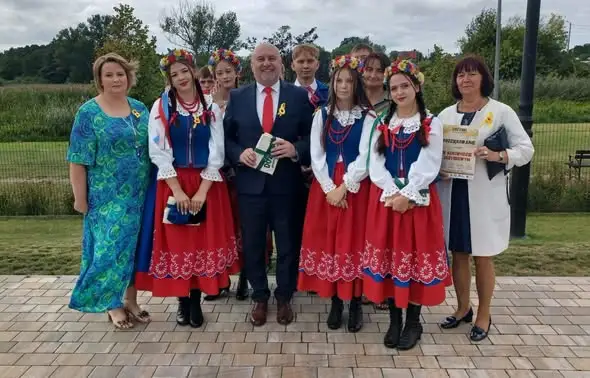 Uczniowie ZSCKR w Starym Brześciu uświetnili dożynki w Brześciu Kujawskim