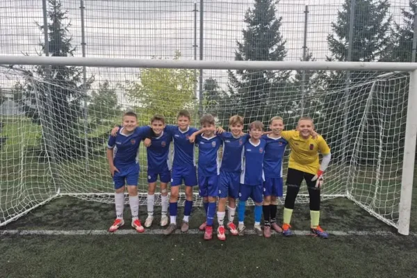 Młodzi piłkarze z U-13 triumfują w turnieju „Z Orlika na Stadion”