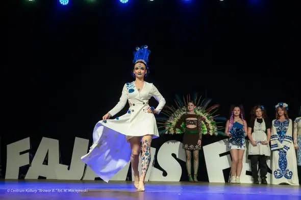 Rewia-Fajans-Performance – pokaz mody inspirowany włocławskim fajansem na VI Fajans Festiwal