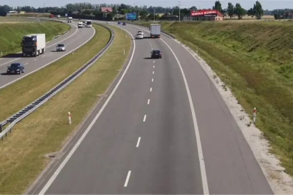 Ślubowanie pierwszaków i nagrody dla nauczycieli w Grabkowie
