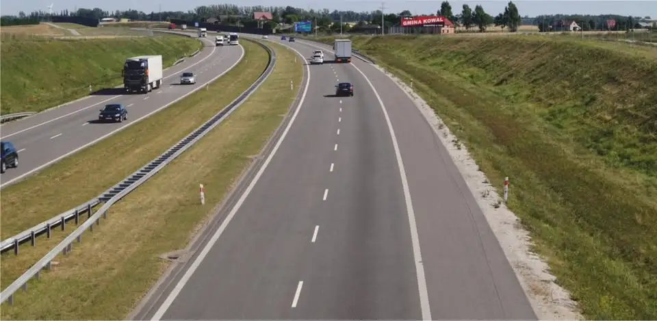 Ślubowanie pierwszaków i nagrody dla nauczycieli w Grabkowie