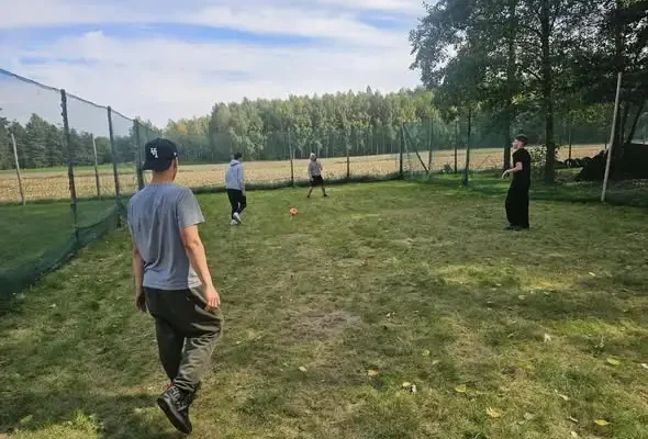 Integracyjny wyjazd na paintball uczniów z Chocenia
