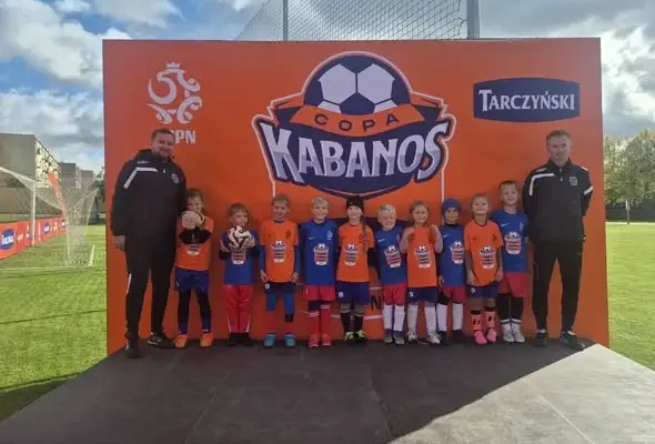 Młodzi piłkarze z Lubrańca w finale wojewódzkim Tarczyński Copa Kabanos