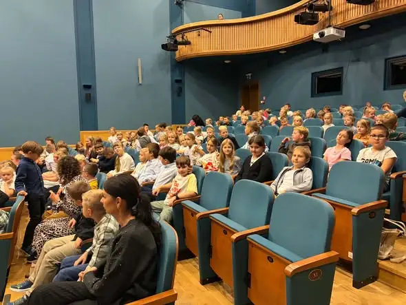 Uczniowie z klas II i III odwiedzili Teatr Impresaryjny we Włocławku