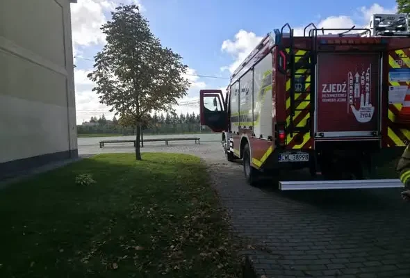 Ćwiczenia ewakuacyjne w Szkole Podstawowej w Fabiankach z udziałem OSP