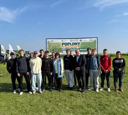 Uczniowie Technikum Rolniczego w Starym Brześciu na warsztatach „Poplony na lepsze plony” w Michałowie