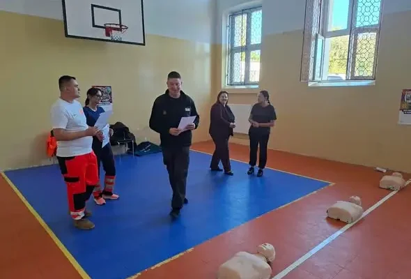 Chodecz: uczniowie i służby razem bili rekord w pierwszej pomocy