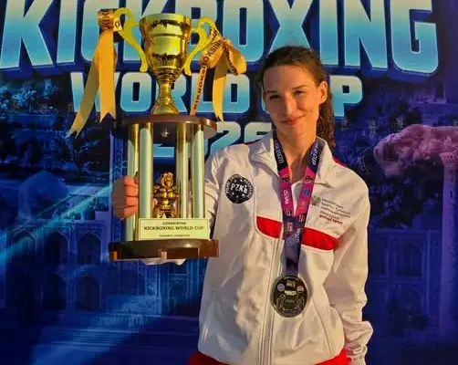 Amelia Cymerman z Pucharem Świata w kickboxingu – mieszkanka gminy Choceń triumfuje w Uzbekistanie