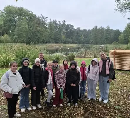 Młodzież z Klubu LCDK odkrywała tradycje w skansenie w Kłóbce