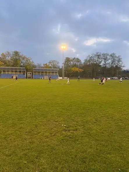 Młodzik Młodszy MGKS Lubraniec przegrywa z liderem tabeli 0:6