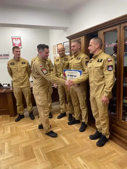 Włocławscy strażacy ze srebrem w memoriale koszykarskim w Warszawie