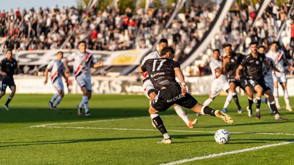 Unisport IV Liga K-PZPN: Wyniki 11. kolejki – Kujawiak LUMAC Kowal wygrywa z Mustangiem Ostaszewo