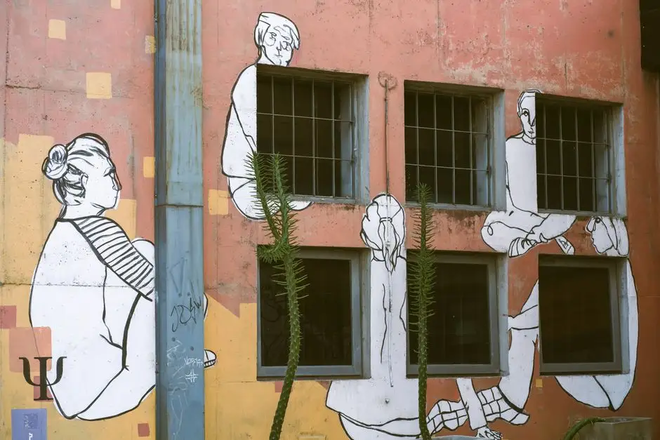 Mural Krzysztofa Kamila Baczyńskiego powstaje na ścianie hali Zespołu Szkół nr 4 we Włocławku